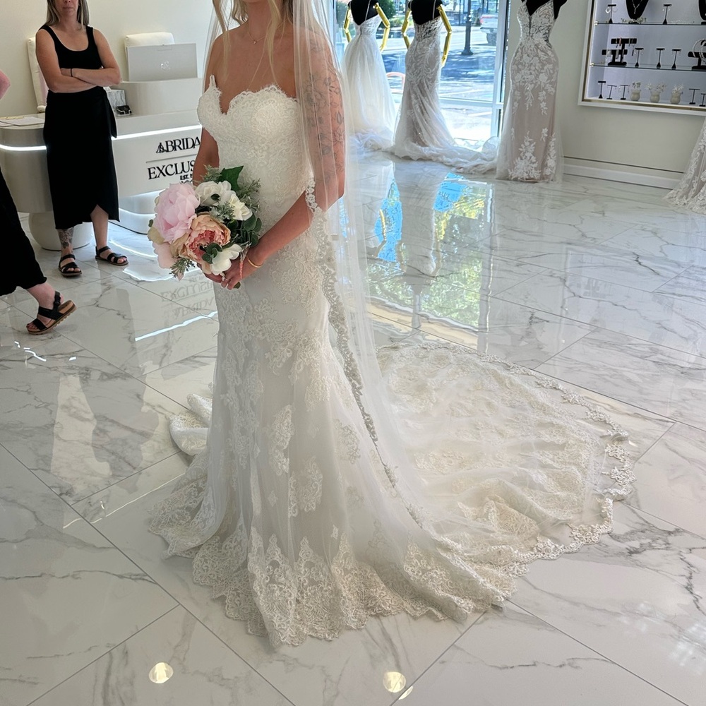 Maggie Sottero White Lace Wedding Dress